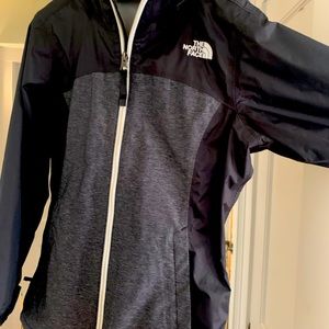 girls size (10/12) north face jacket in excellent condition/